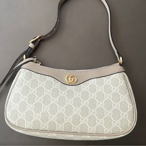 Small Gucci shoulder bag
